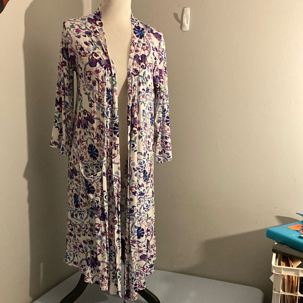Posh Peanut Floral Robe - Picture 1 of 3
